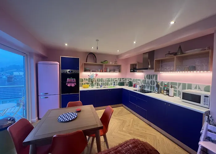 Rainbow Retreat With Stunning Panoramic Views *