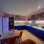Rainbow Retreat With Stunning Panoramic Views *