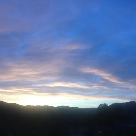 公寓 Rainbow Retreat With Stunning Panoramic Views