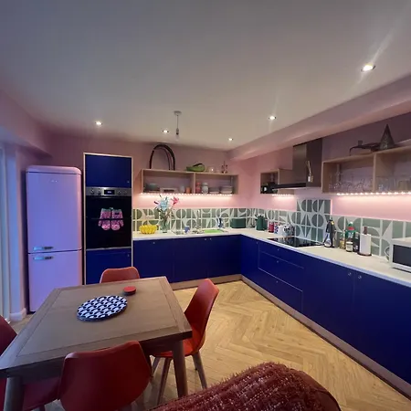 Rainbow Retreat With Stunning Panoramic Views *